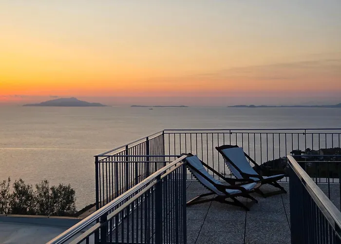 Sun & Relax, Relaxing Location With Seaview