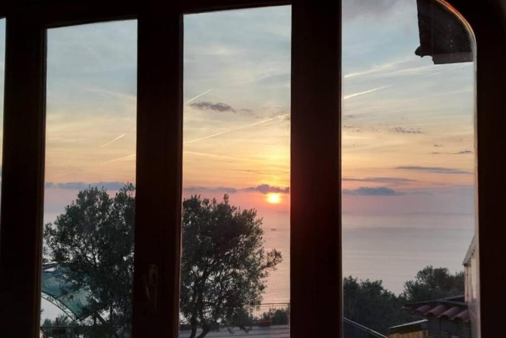 Sun & Relax, Relaxing Location With Seaview Massa Lubrense