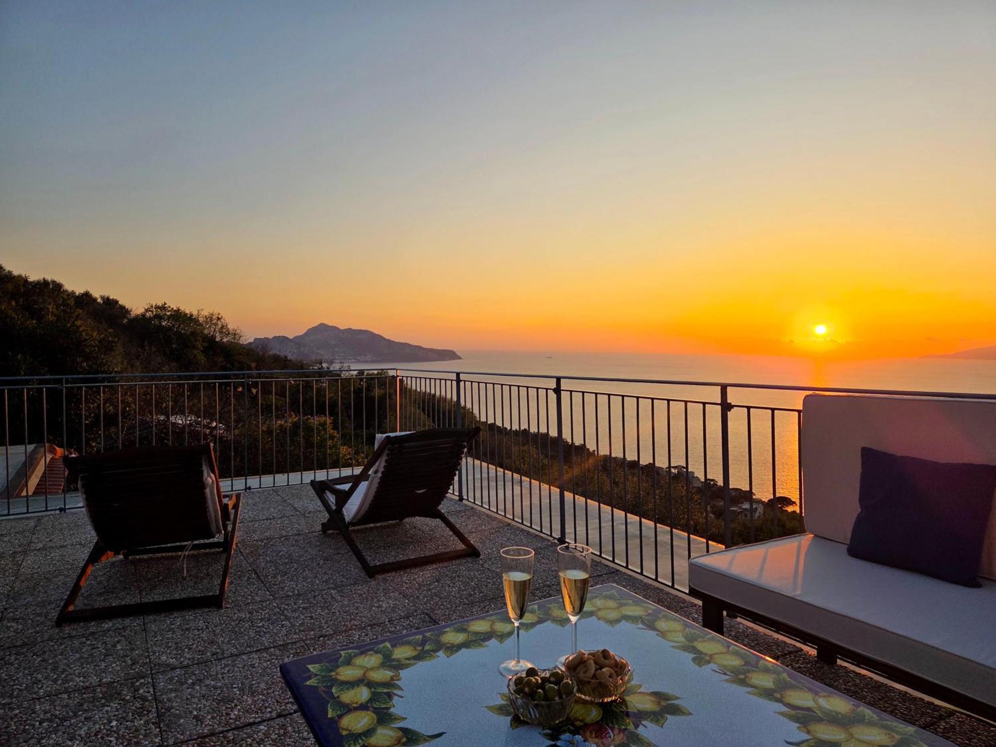 Sun & Relax, Relaxing Location With Seaview Massa Lubrense