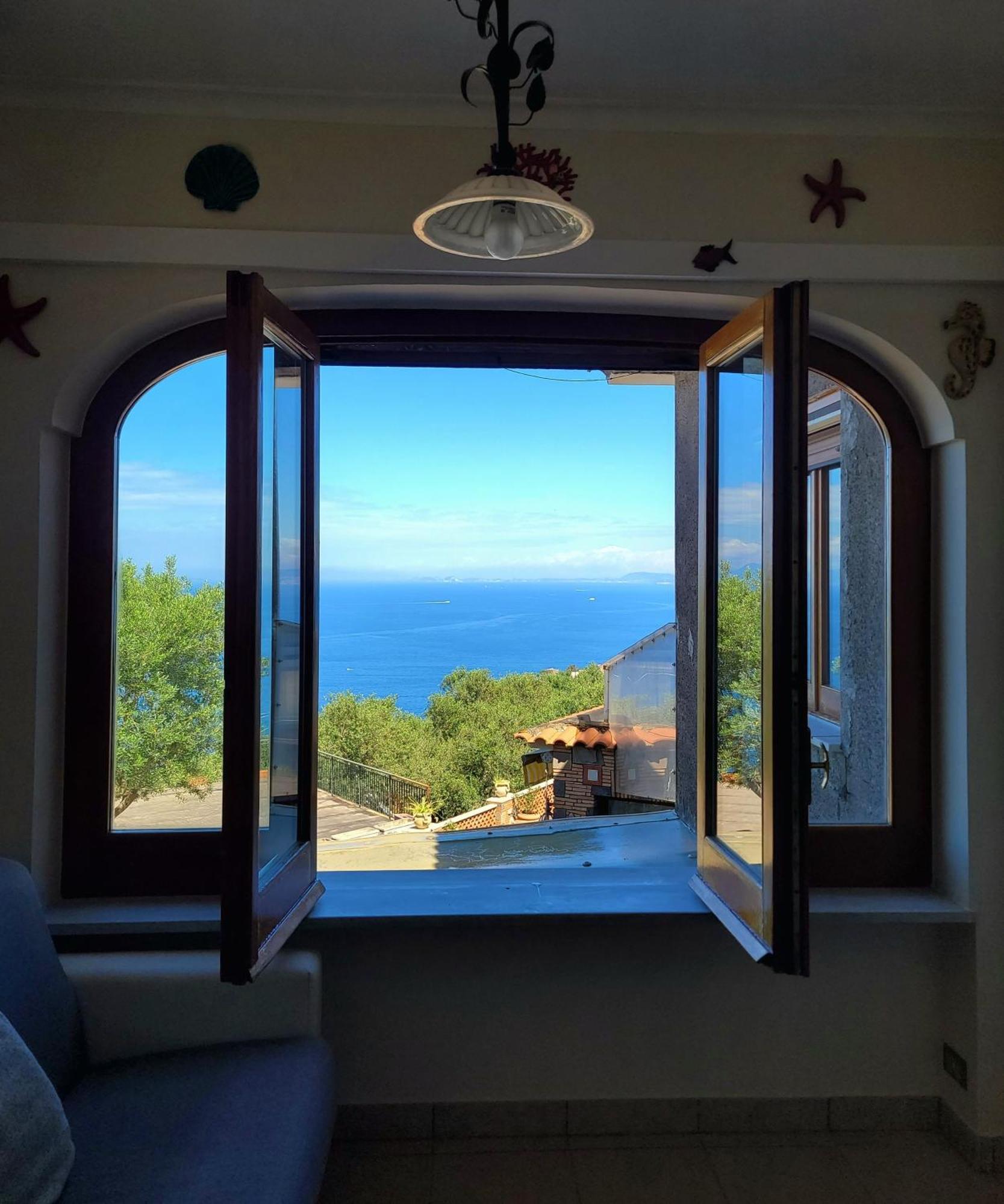 Sun & Relax, Relaxing Location With Seaview Massa Lubrense