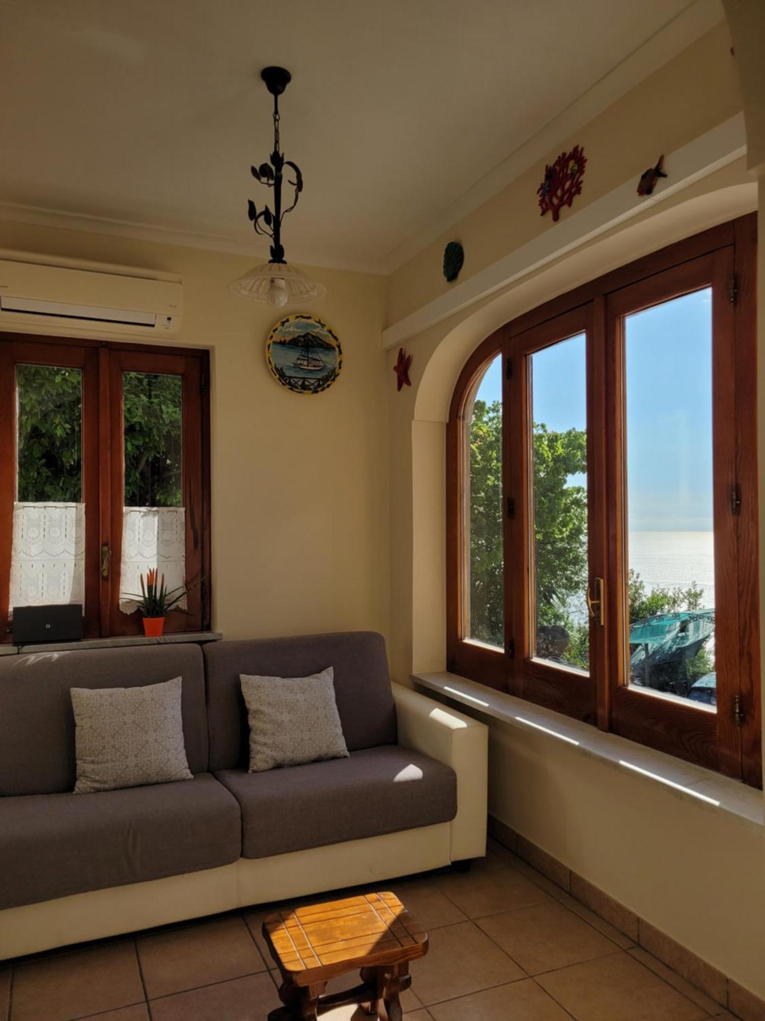 Sun & Relax, Relaxing Location With Seaview Holiday home Massa Lubrense